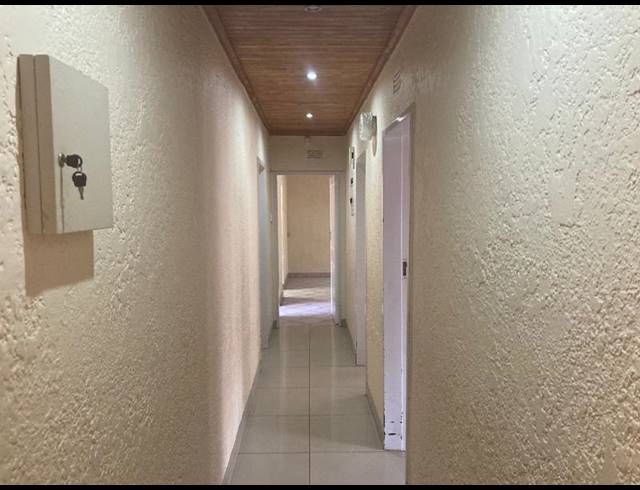 5 BEDROOM HOUSE FOR SALE IN NEW STATE AREA